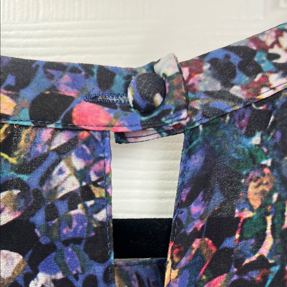 Cabi Colorful Abstract Blouse - Picture 6 of 6